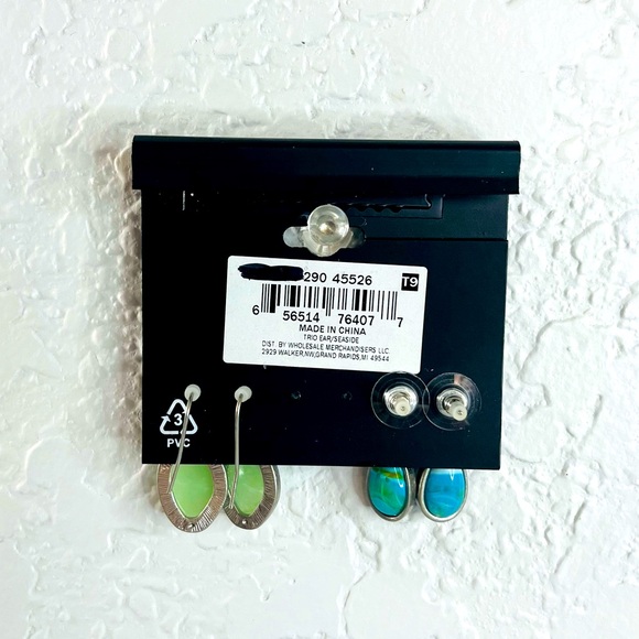 Ophelia Roe Earrings Set - Picture 2 of 4